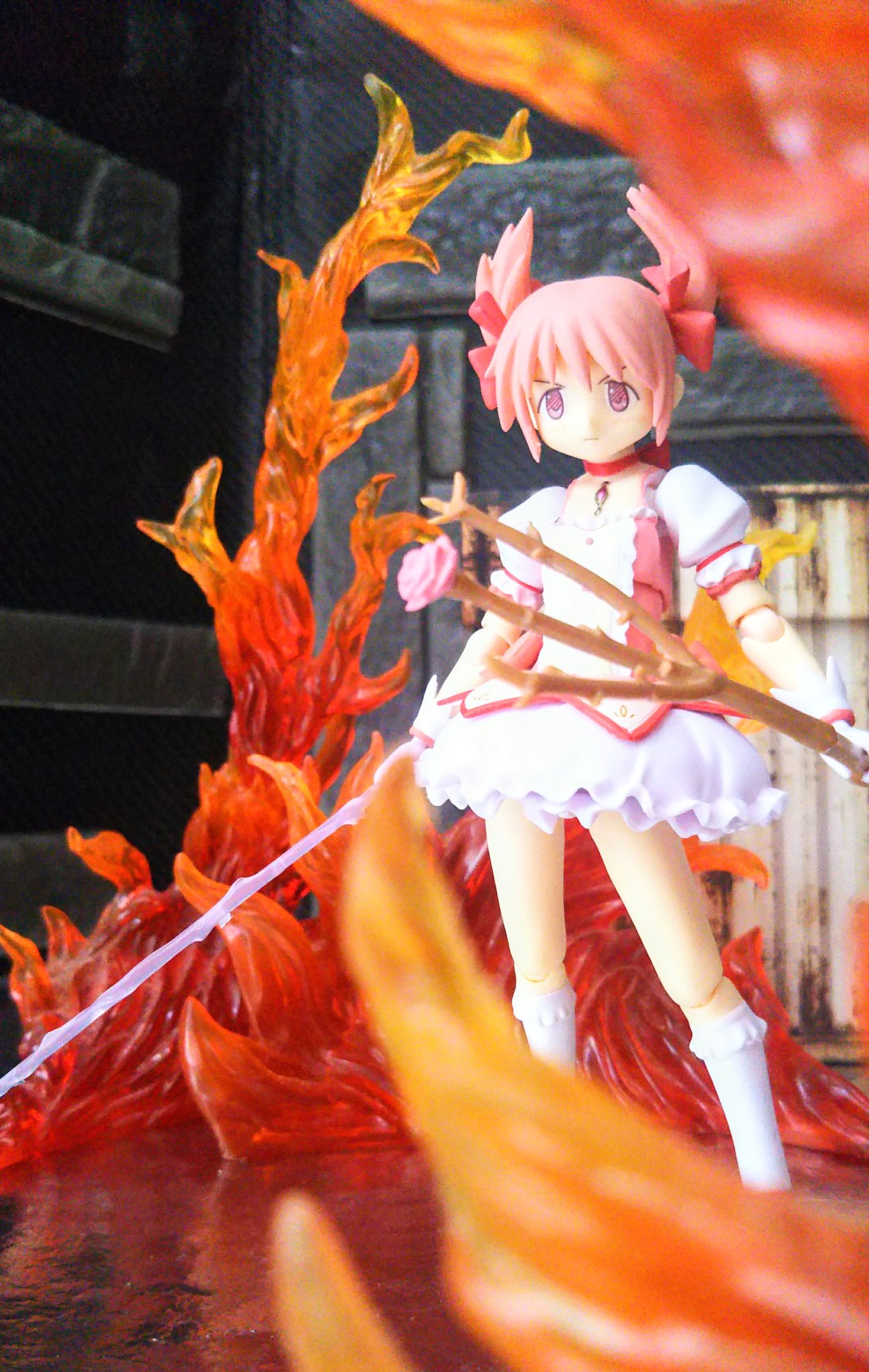 どぜうもん 夜のフィギュア撮影会 お題 独 Figma遊び 私 もう挫けたりしない たとえ孤独になっても 友達との絆は消えない いつも変な風にしか撮らないからまどかを格好良く撮る T Co Oj8kfaygtq Twitter