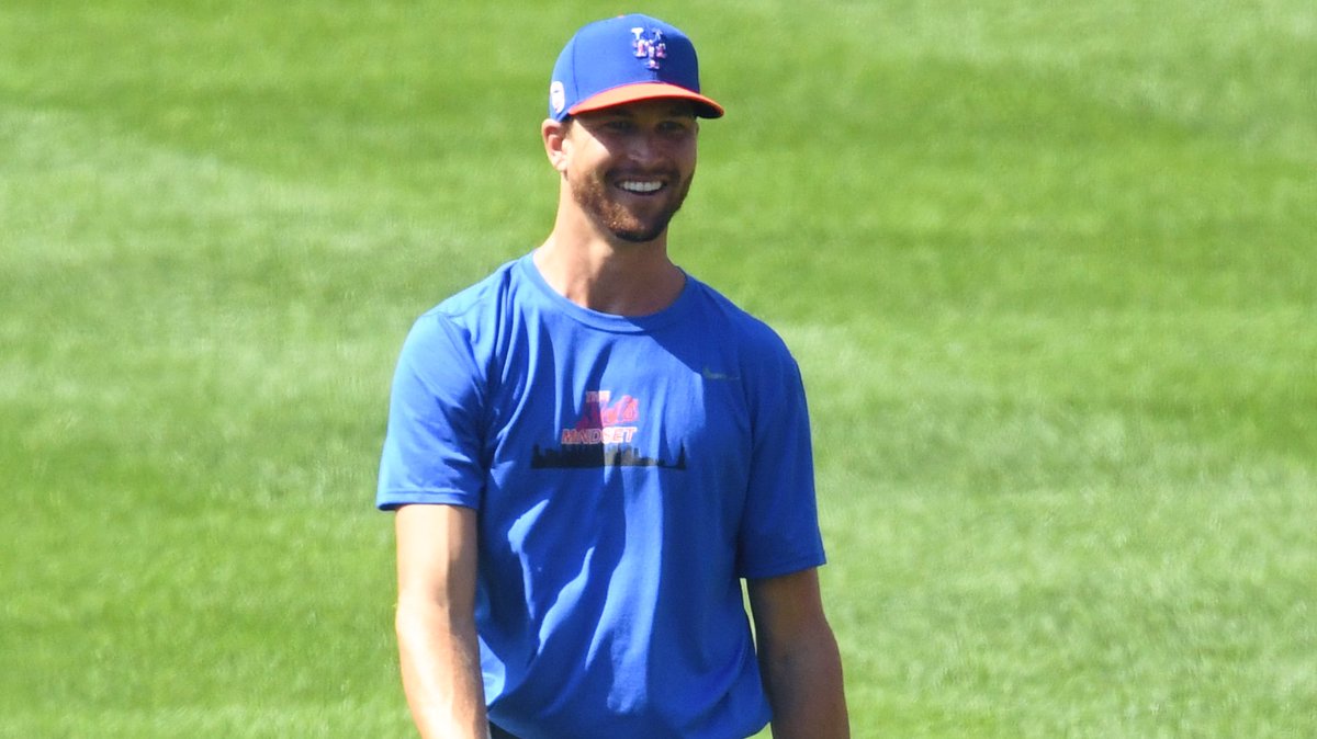 Mets's tweet photo. All smiles at #Mets #SummerCamp. #LGM 😀 https://t.co/6JoumlKYhl