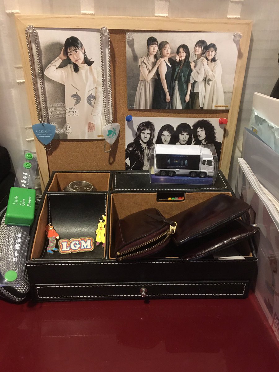 Lgm カイトスキー Kaitsky 自室にある財布置き場 リトグリ に囲まれています Lgm カイトスキー Kaitsky 自室にある財布置き場 リトグリ に囲まれています