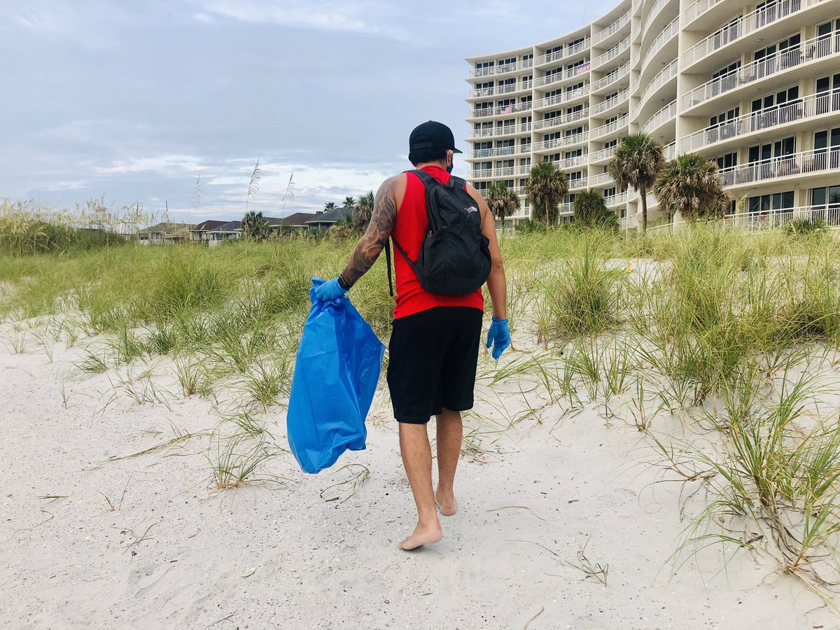 Thank you to all of the volunteers who woke up early this morning for the annual @JaxBeautiful & Beaches Sea Turtle Patrol beach clean up.  We appreciate you helping to #KeepJaxBeautiful