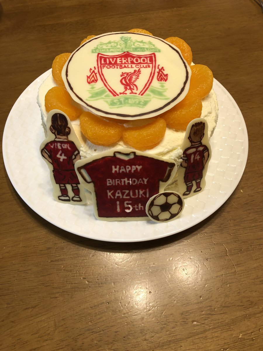 mike_VanDijk4's tweet photo. お母さんが誕��日ケーキ作ってくれたんだけど、これヤバすぎ!!!まじですごすぎて叫んだ🤩🤩🤩
全部チョコに色つけて爪楊枝とかで作ってくれたらしい🤩🤩
お母さんほんとにありがとう🔥 https://t.co/YhqIuJsUz0