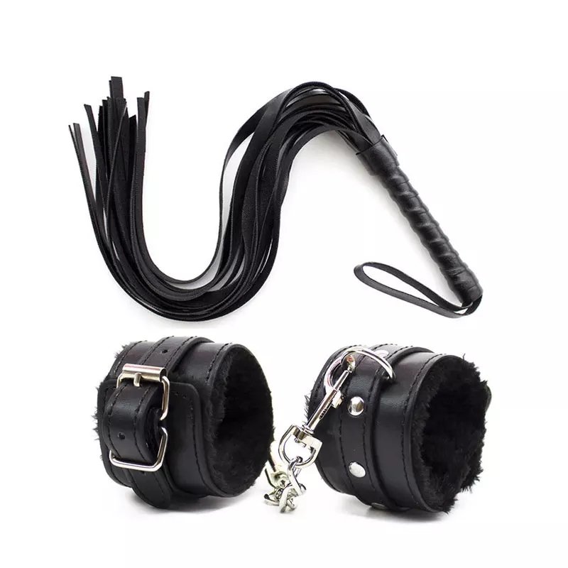 RoomDark69's tweet photo. La légende raconte que ces instruments de guerre qui permettent d'aller à la conquête d'une planète torride et riche en sensualité🔥 pourraient être bénéfique en période de collision sexuelle. N'hésitez surtout pas à vous en servir sans modération si l'occasion se présentait 😉 https://t.co/2urBRtmDSS