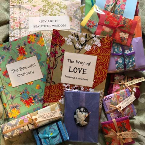MVArtisans's tweet photo. Virtual Vineyard Artisans Festival - Sun. July 5, 5–7 pm - https://t.co/lpCozcgNmb
We have almost 30 vendors participating in this weekend's Virtual Show, with many offering great deals. Join us Sunday, July 5th, 5-7 pm. This is going to be fun! Visit https://t.co/jykJgahOtG https://t.co/iaZhUxS5Fd