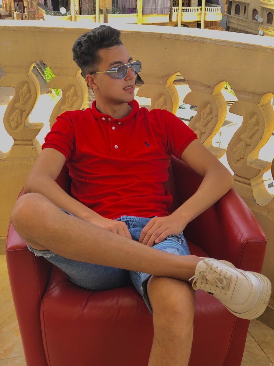 EslamFathey14's tweet photo. عاشرت ناس دهب مش فضه بس الغريب ان الدهب صدا 😂♥️ https://t.co/pYR1pIoXXC