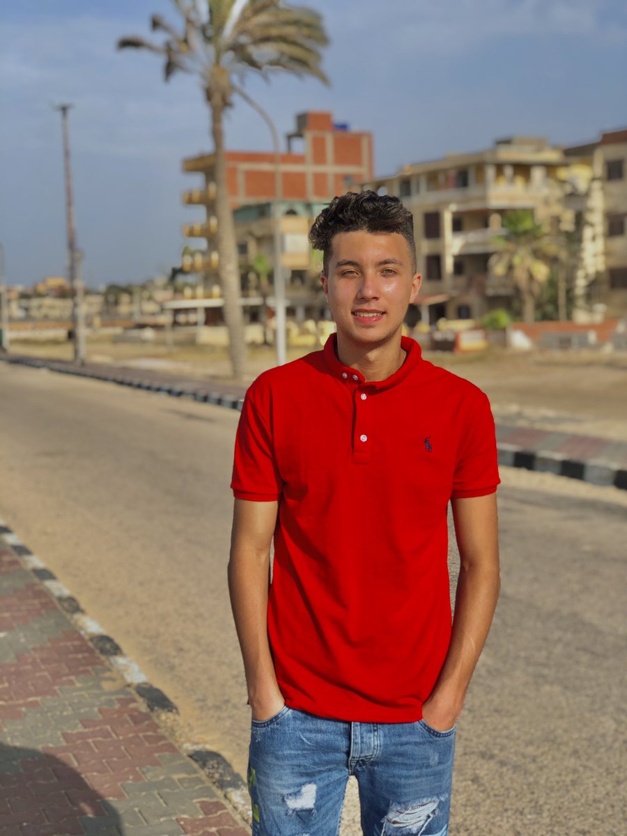 EslamFathey14's tweet photo. عاشرت ناس دهب مش فضه بس الغريب ان الدهب صدا 😂♥️ https://t.co/pYR1pIoXXC