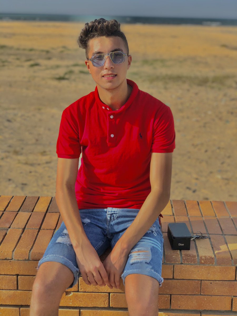 EslamFathey14's tweet photo. عاشرت ناس دهب مش فضه بس الغريب ان الدهب صدا 😂♥️ https://t.co/pYR1pIoXXC