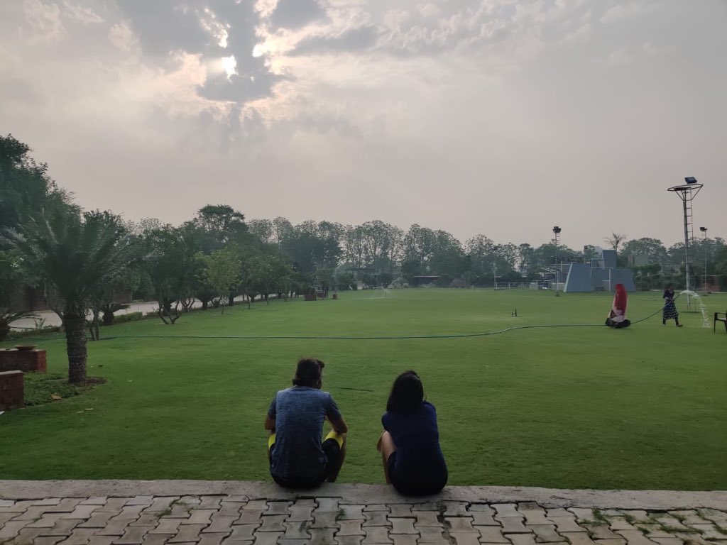 TraceurKeshav's tweet photo. Meeting friends after a long hiatus. The excuse: as always a fun filled #workout with @AryaVatsa @vanarshala #vanarshala #artdudeplacement #fitness https://t.co/HairUjvdo8
