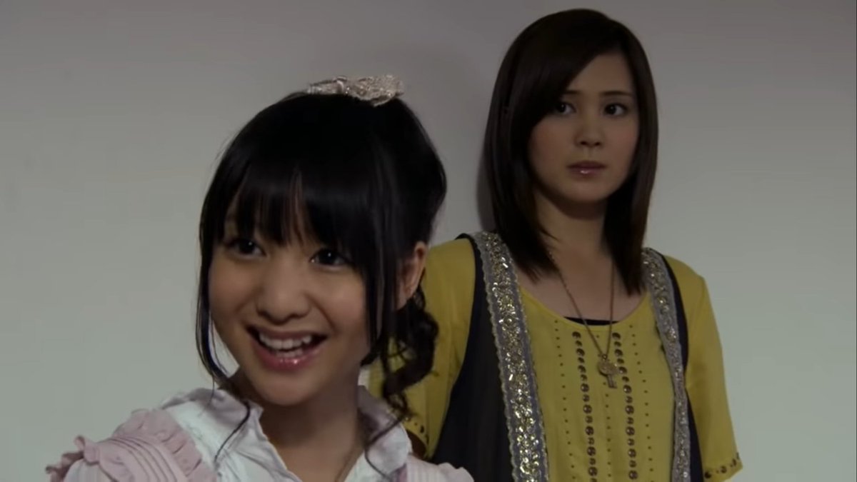 左にアイム、右にルカがいるだけの画像。 #海賊戦隊ゴーカイジャー