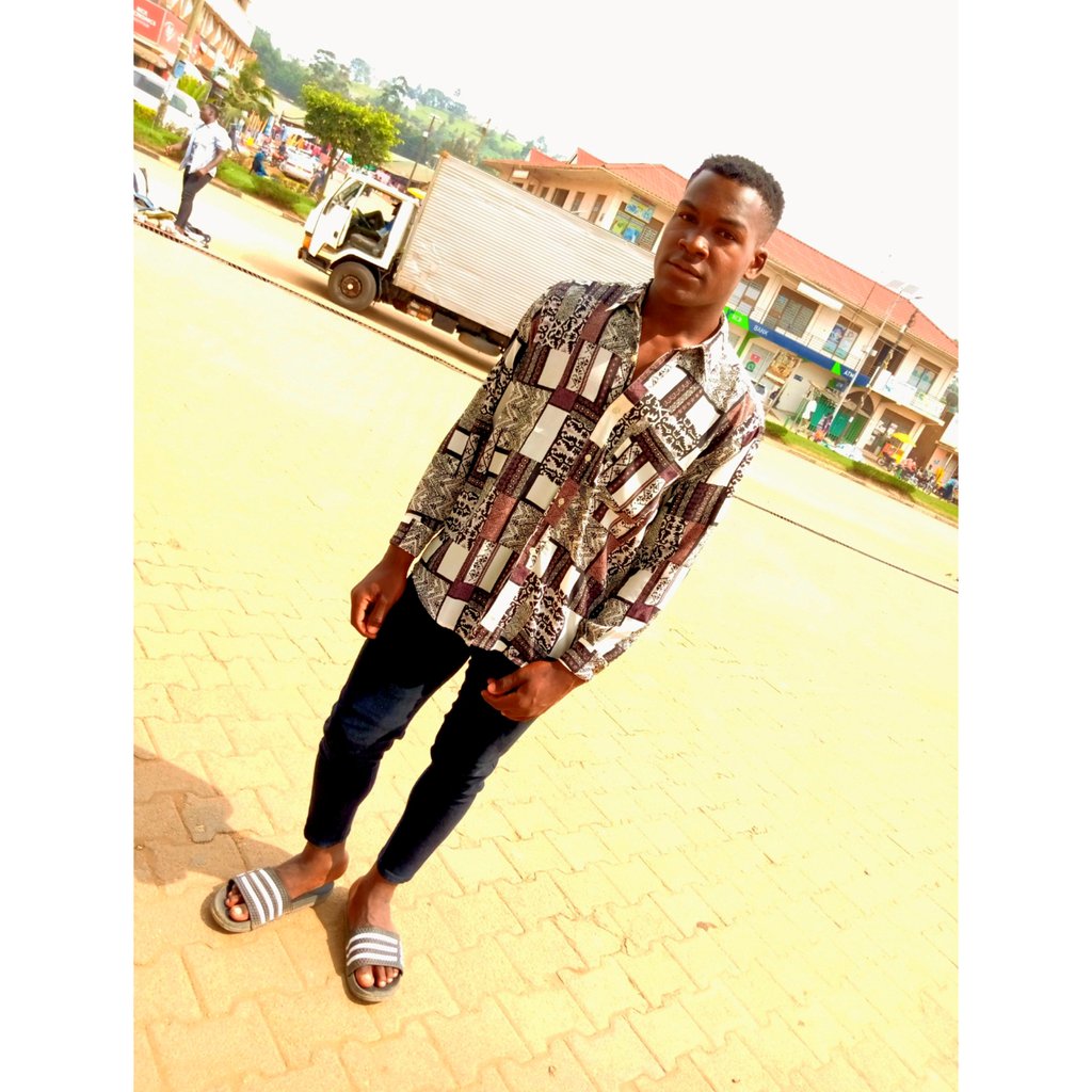 KalibbalaTevin's tweet photo. Chilling in  fort portal city https://t.co/4f7R6hZW7a