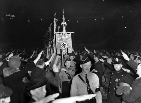 There were an estimated 100,000 anti-Nazi protestors outside during the rally. Five times the rally attendance!The protestor's slogan? "Be American, Stay Home."A small army of police protected the Nazis inside  @TheGarden, and trampled some counter-protestors with horses.