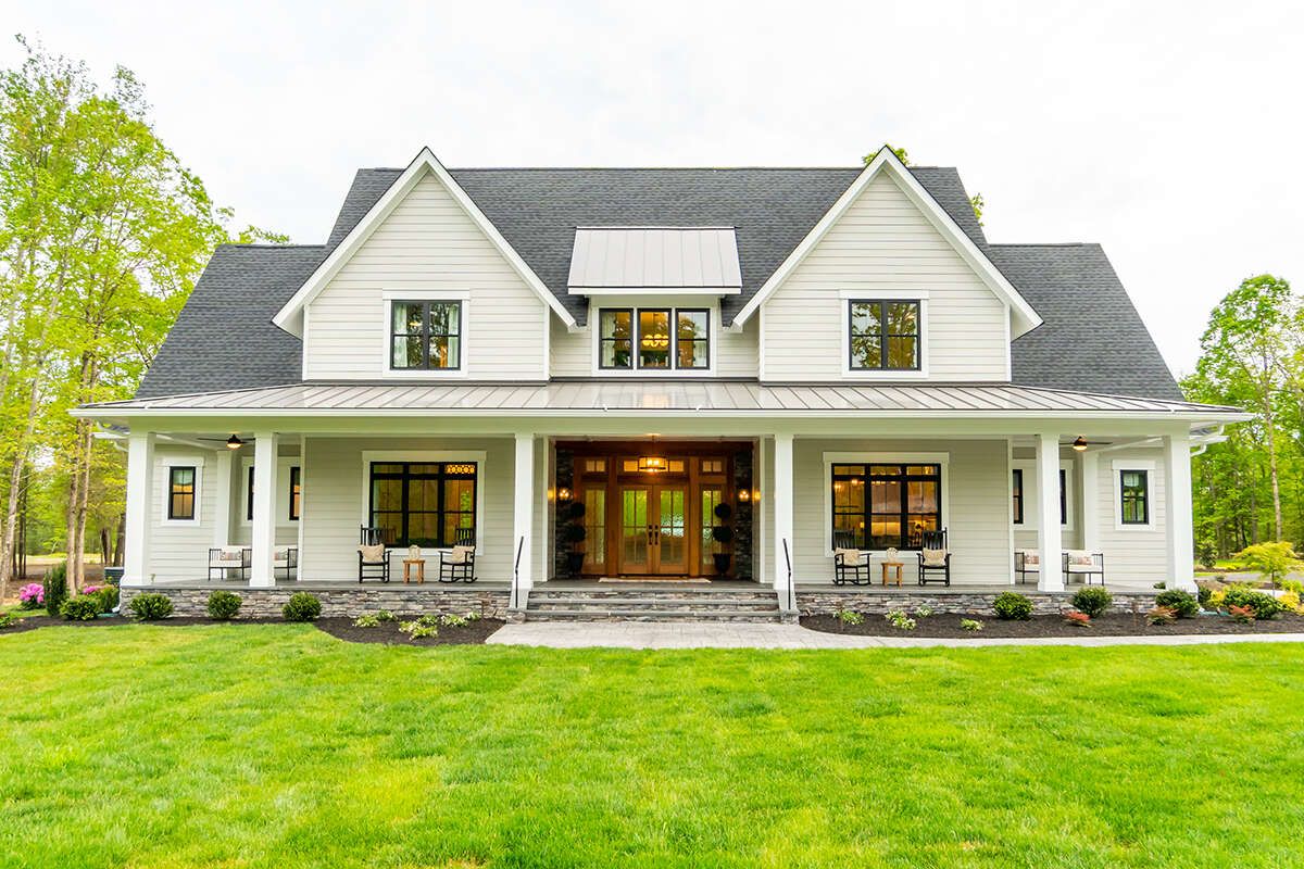 Modern Farmhouse Open Floor Plans This modern farmhouse