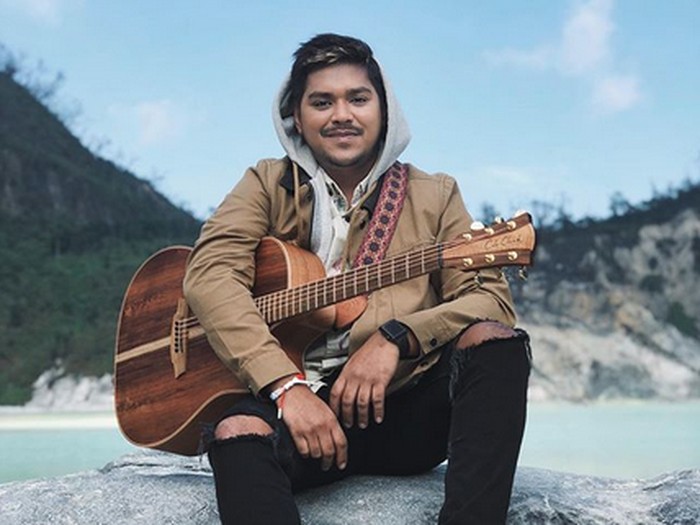 Colorsfm's tweet photo. #877playing Coming home @ahmadabdullife #minggu #Indonesia https://t.co/xNULVrwPsh
