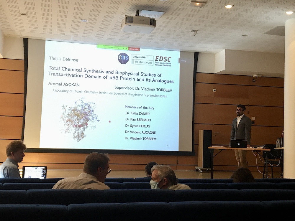 TorbeevL's tweet photo. New PhD from our lab. Congratulations to Aromal Asokan! https://t.co/HuT0OXz4et