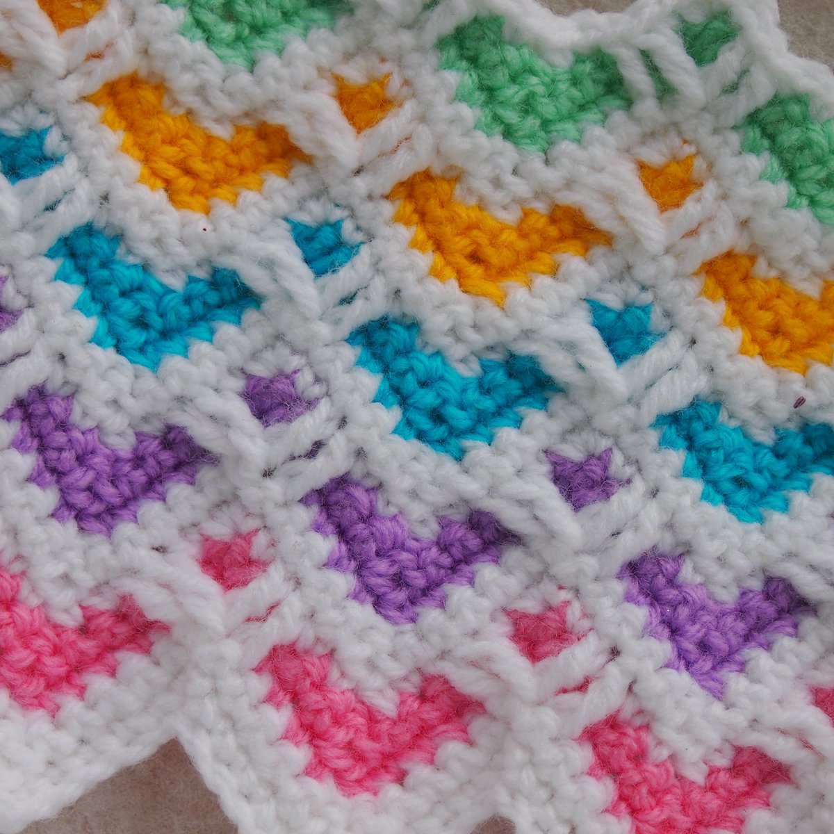 ColorEasyCroche's tweet photo. Heart Zig Zag Stitch Video Tutorial https://t.co/KouYDmbHOk #crochet #crochetpattern #diy #handmade https://t.co/mxGCLWerm9