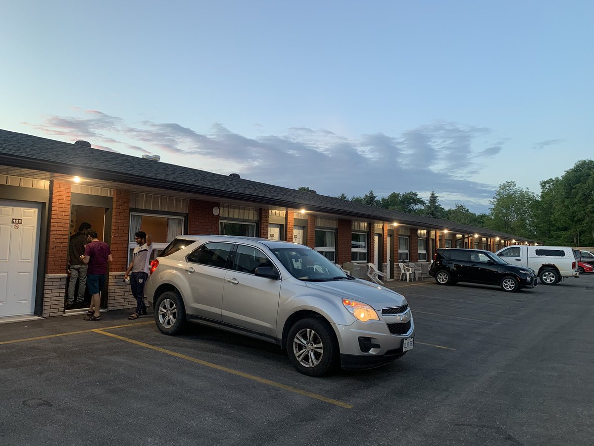 aditya_ck's tweet image. Staying at a roadside motel ✅
.
.
#country #WeekendSpecials #4thjulyweekend