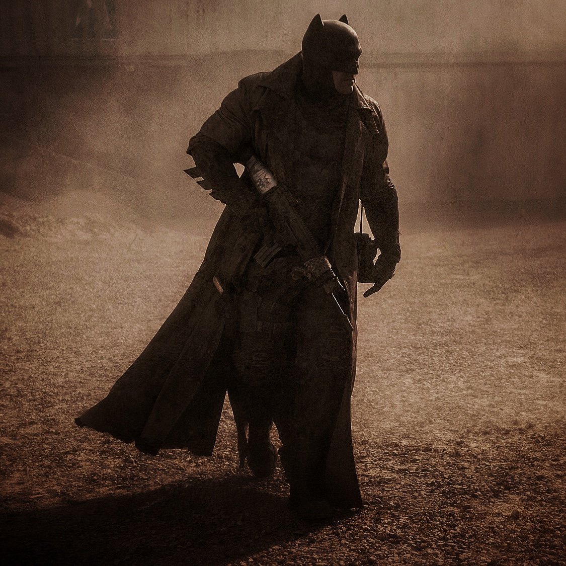 dcc_brasil's tweet photo. Batsuit do Batman do Ben Affleck https://t.co/Y9D5BJzEPU