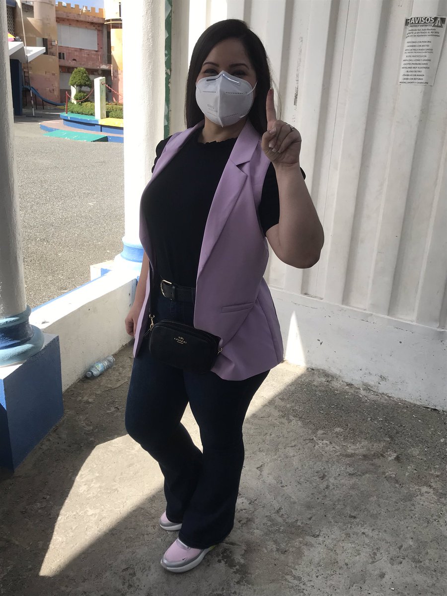 SusyTVRD's tweet photo. Ya ejercimos nuestro derecho. #YoVotePLD @seg2020rd https://t.co/R5Vfjta54E
