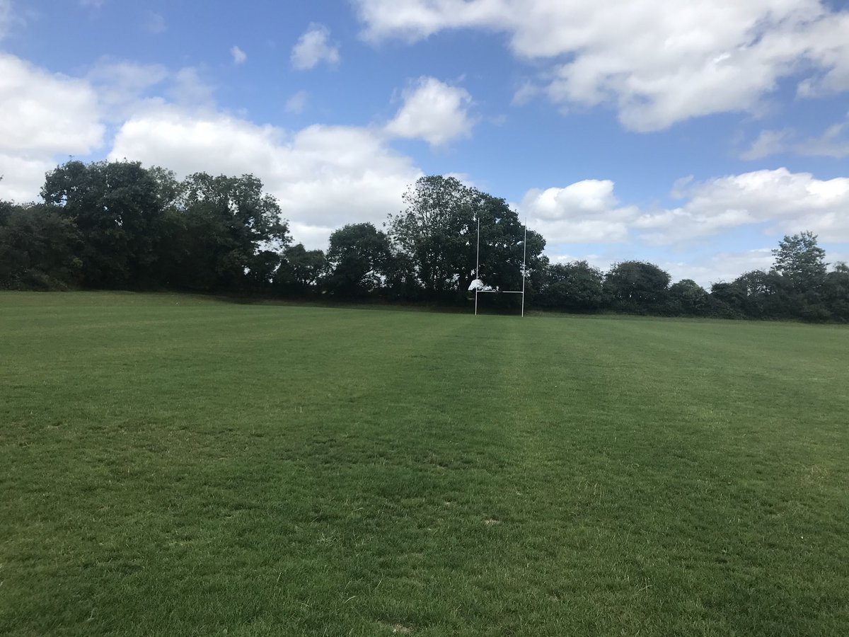 Cross seeded and fertilised 3 weeks back and I think we timed it just right!  A few signs of new seed growth but the effect of the fertiliser is so noticeable.  Thanks to Southern Ground Care 👍