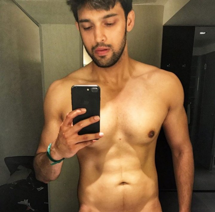 GuysBollywood's tweet photo. Our cute hot and sexy parth samthaan ❣🤤😊😍 https://t.co/u6tls8cYjM