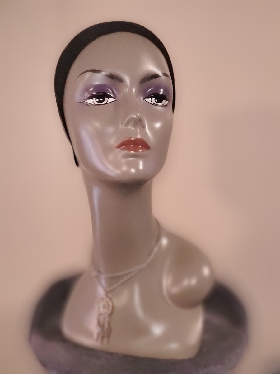 markys_wigs's tweet image. Marky's Custom Made Wigs now offers kits for your wig needs!

Now offering Wig Grips.

Helps your wigs to stay in place and prevents from sliding back.

To order, please visit: markyswigs.biz/store/wig-grips

Offers free shipping nationwide!

#MarkysWigs
#custommadewigs
#indywigmaker