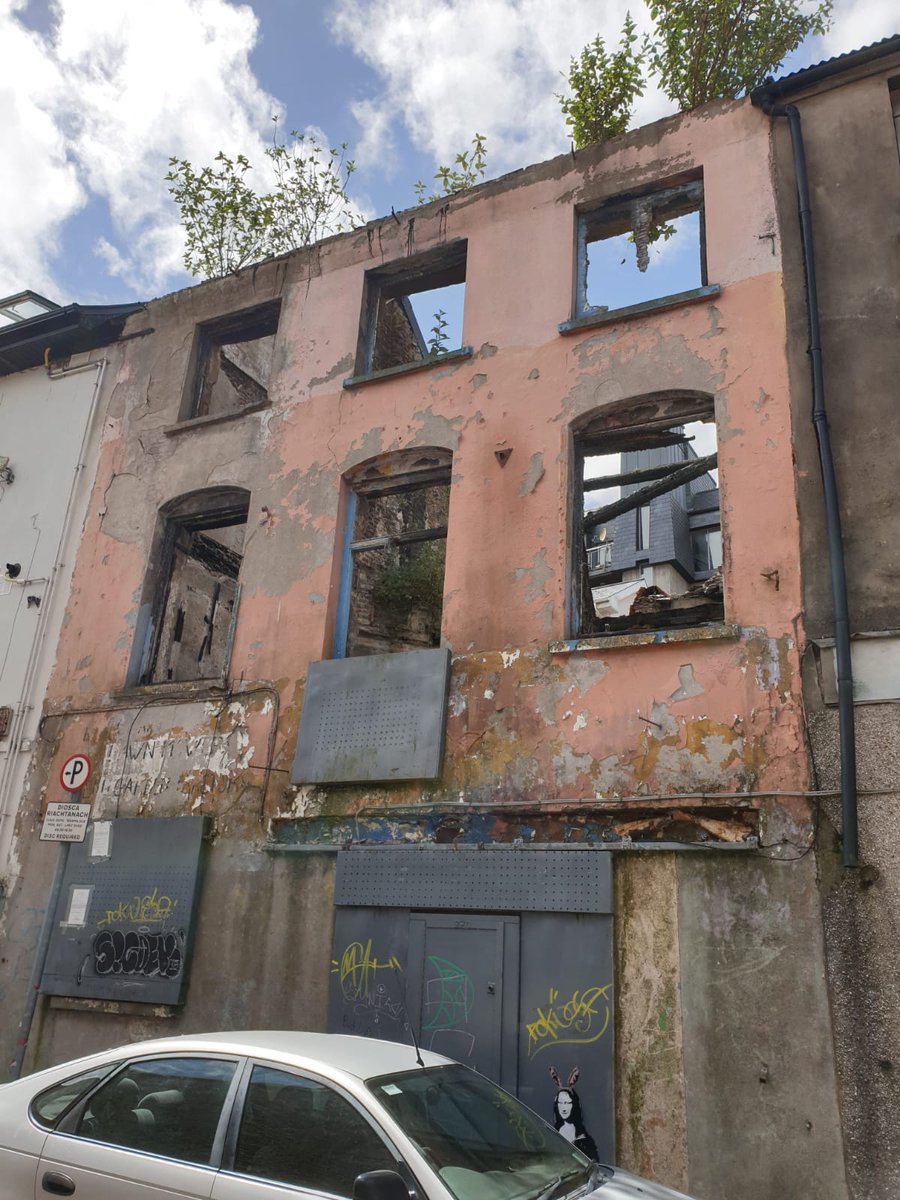 could do guided tour of historic, beautiful, empty & unloved buildings, we have amazing stock in  #Cork city centre, our heritage, we should bring them back to life before they crumble & we lose them forever  #socialcrime  @corkcitycouncil  #refurbishment  #programmeforgovernment  #now