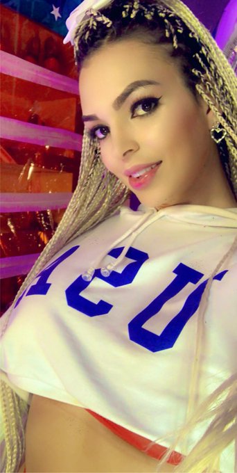 Mi domingo es mejor cuando estoy con ustedes ven estoy en linea https://t.co/33EbwWiTbD  @ImLiveCom  @bigsctchguy262