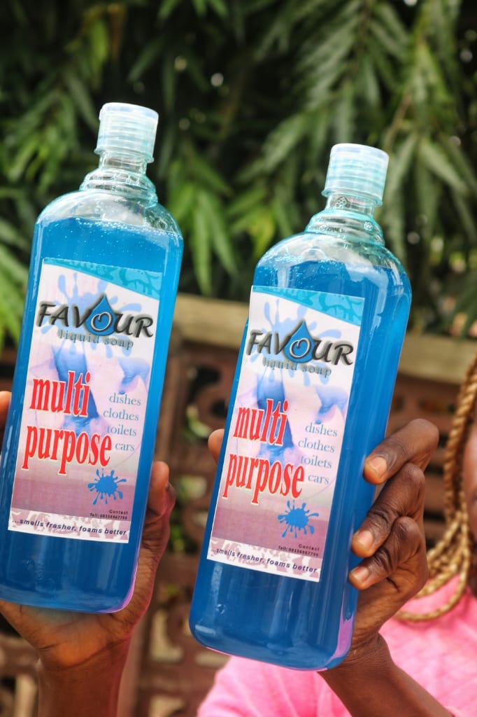 madufavourgreat's tweet photo. Hello Twitter, it's my pleasure to introduce to y'all Favour liquid soap, a high quality multipurpose liquid soap used for cleaning purpose and it was produced by me. Pls patronize me today with just #500only and kindly help retweet😥, thanks https://t.co/EF1l6UYLz6