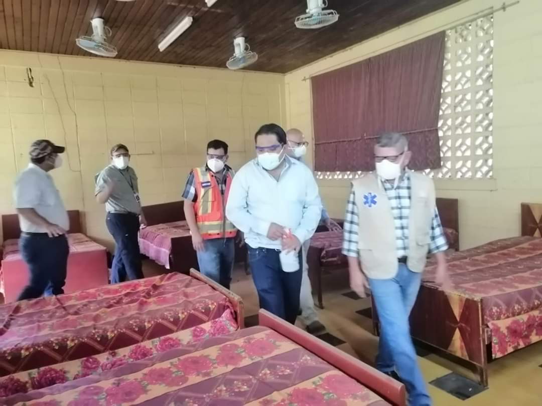 MarcoviaHd's tweet photo. #TeleMarcoviaHD #Somos24/7 #InformateANivelLocal 

Habilitaran 60 camas inicialmente en el triaje en la colmena, aqui se determinara si el paciente sera ingresado al hospital queda aqui o puede tratarse en casa.
#ElCanalDelPuebloPueblo https://t.co/kblJdf7vaS