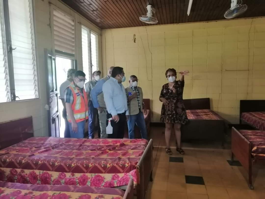 MarcoviaHd's tweet photo. #TeleMarcoviaHD #Somos24/7 #InformateANivelLocal 

Habilitaran 60 camas inicialmente en el triaje en la colmena, aqui se determinara si el paciente sera ingresado al hospital queda aqui o puede tratarse en casa.
#ElCanalDelPuebloPueblo https://t.co/kblJdf7vaS