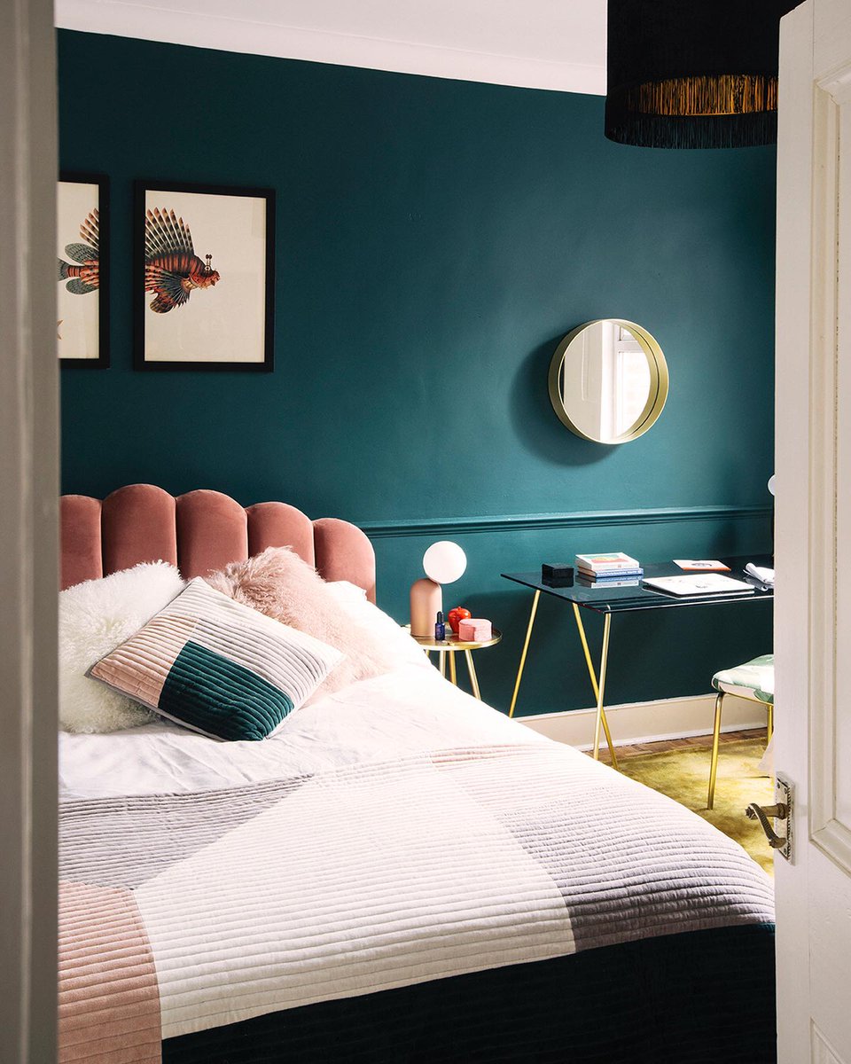 MadecomNL's tweet image. “Ik wil mooie spullen, maar ze moeten wel kleurrijk en speels zijn.” Kom binnen in de speelse woning van Carrie Anne Roberts: bit.ly/familie-woning