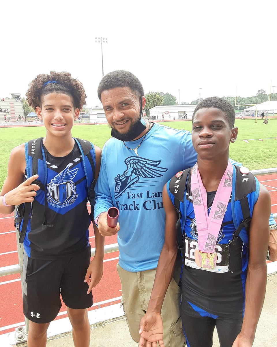 ChampionTalkMin's tweet photo. #V12TrackClub
#FloridaSummerGames ππΎββοΈππΎββοΈπ₯π«
@CoachEMagic
#thetrackmagicbrand
#theblacktrackmovement
#blacktrackexcellence
#teamtrackmagic
#runwiththemovementππΎββοΈππΎββοΈβπΎ https://t.co/Ar25HLzPRz