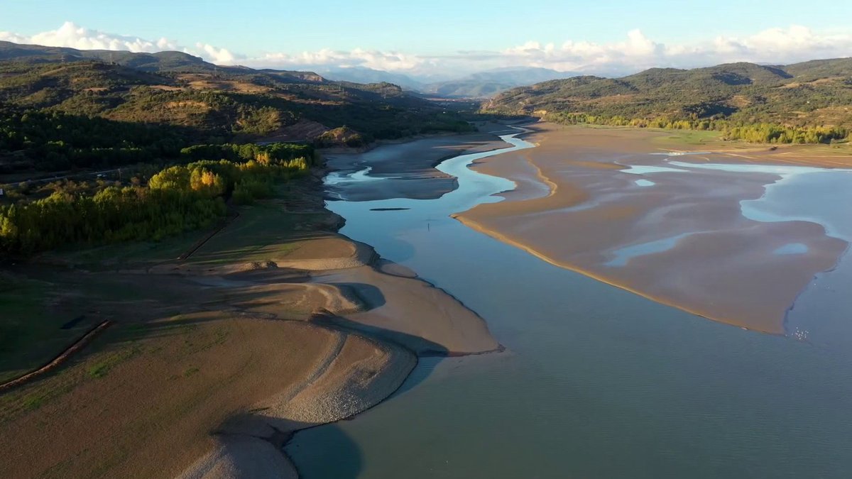 DePropioATV's tweet photo. Hoy visitamos Graus y La Ribagorza, pero ¿qué rincones de Aragón nos recomiendas para visitar este verano? Tomamos nota y os leemos en #DePropio1 https://t.co/TJonyJT9Ut