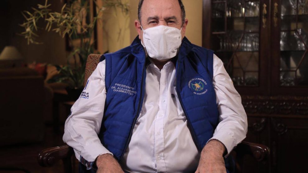 EmisorasUnidas's tweet photo. #URGENTE El @GuatemalaGob informa que este domingo no habrá mensaje televisado del presidente @DrGiammattei, y se aclara que todas las restricciones anunciadas la semana pasada se mantendrán iguales #EUCoronavirus https://t.co/18S1dOFlwJ