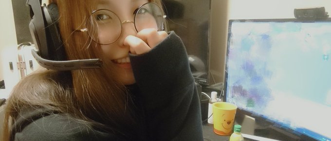 Twitterエロ垢の自撮りエロ画像17