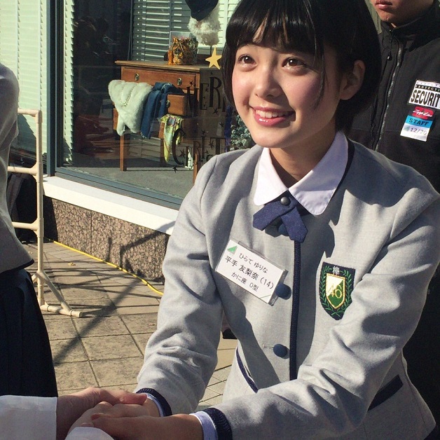 Pre-Debut Uniform (2015)And finally we get to Keyaki's first set of custom uniforms. The grey jackets came in blazers for the senior members and collarless jackets for juniors. Neru of course had her own Hiragana version!Gallery:  https://imgur.com/a/mJWwVf3 