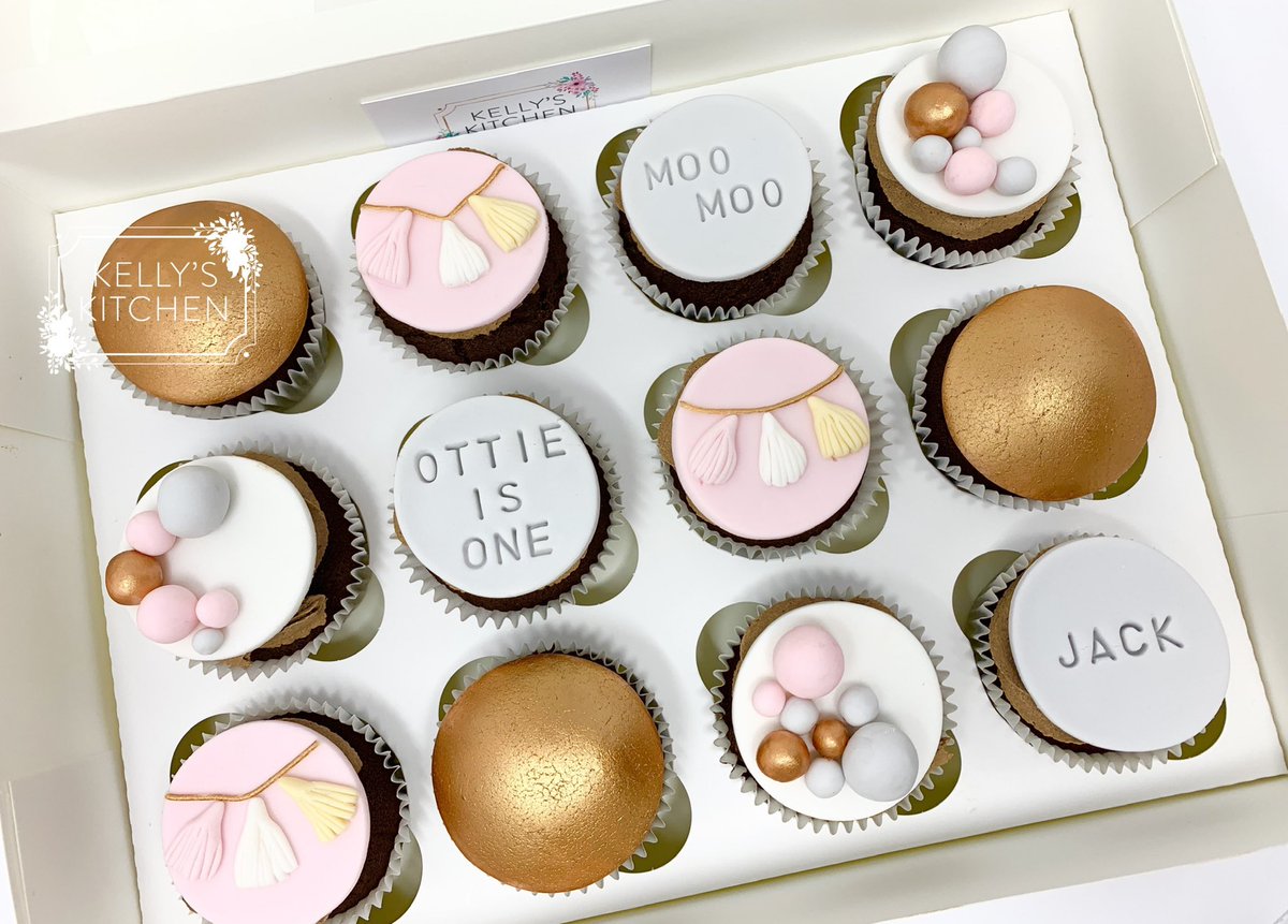 Festival rose gold, grey and soft pink cupcakes for a special first birthday #dairyfree #cupcakes #personlisedcupcakes #festivaltheme