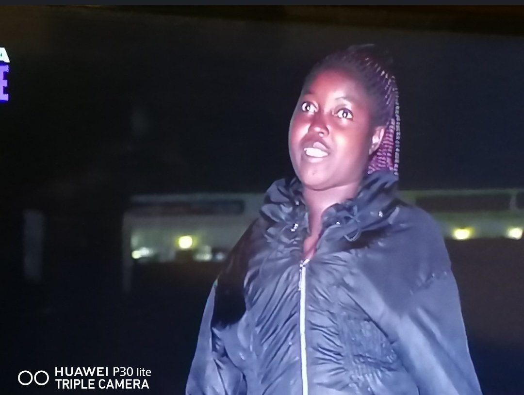 MissKaybee6's tweet photo. Orlando east or west🤣🤣🤣🤣#Uyajola99Sundays https://t.co/5CHGSXYm7k