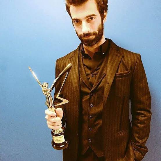efkartime_'s tweet photo. 43. Pantene Altın Kelebek.
İlker Kaleli "En İyi ErkekOyuncu" ödülünü aldı!
#PanteneAltınKelebek https://t.co/e9JvFmeVYH