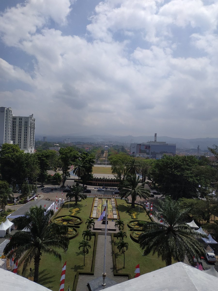 gunung_ess's tweet photo. Hai kota lahir
Segera membaik

Rindu keliling kota ini
Hingga senja menghampiri

Temu dgn orang di jalan
Cerita byk ttg indahnya kota kembang

@localguardian
@BDGLocalGuides

#BdgInLove
#MUN3
#Meetupnusantara
#Indonesiallocalguide https://t.co/VL3lafJarj