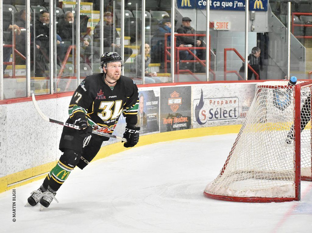 ScorpionsMulho's tweet image. 🗨️ « Ça ne me dérange pas de distribuer des coups d’épaule quand l’occasion se présente !  »

Retrouvez aujourd'hui notre interview de Louick Marcotte !

🌐 bit.ly/ItwLouick
📷 Martin Bligh
#SLMhockey