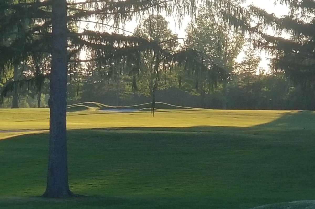 ThomasRBolon's tweet photo. The irrigation system designed by @MKAIrrigation is absolutely awesome! Thanks for making it possible for us to get through a long weekend of a full tee sheet, low humidity and,  90 degree weather.  Can't say enough about uniform distribution of water and individual head control! https://t.co/Hv12CtuwTc