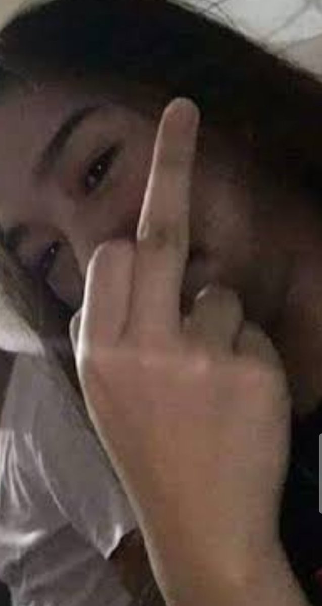 si_lite's tweet photo. HAPPY BIRTHDAY BUNGO! WISH KO SAYO SANA MAY PART 2 NA SCANDAL NYO NI ROI NA PAGFINGER SANA MADAMI KA PANG MAINFLUENCE NA BATA SA KALANDIAN MO. YAAN MO NA WALA KA NAMAN KASING GINAGAWANG TAMA. ENJOY YOUR DAY ANDITO LANG KAMING BASHERS MO PARA SAYO 😘🖕🏻 @lite_lamayo https://t.co/rDJfqfOL1T