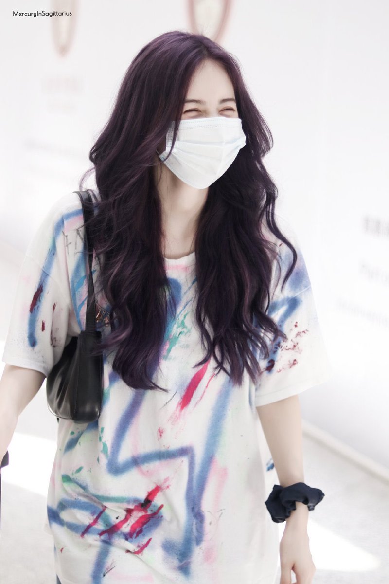 LANA_updates1's tweet photo. 07.05.20 • Weibo fansites• (MercuryInSagittarius_LANA)
#Lana #Lana_light #LANA @Hicc_LANA #HiCC #라나 #Luminous
#拉娜 #лана #fightingLANA #LANA #LANAmakeitreal https://t.co/fHQnq5IOxz