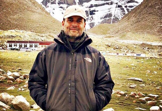 prettypadmaja__'s tweet photo. @srivatsayb 56" with BulletProof Jacket and Winter Clothing =303 seats 
42" with Winter Clothing = 52 seats 
Happy ? https://t.co/hLTy917ljZ