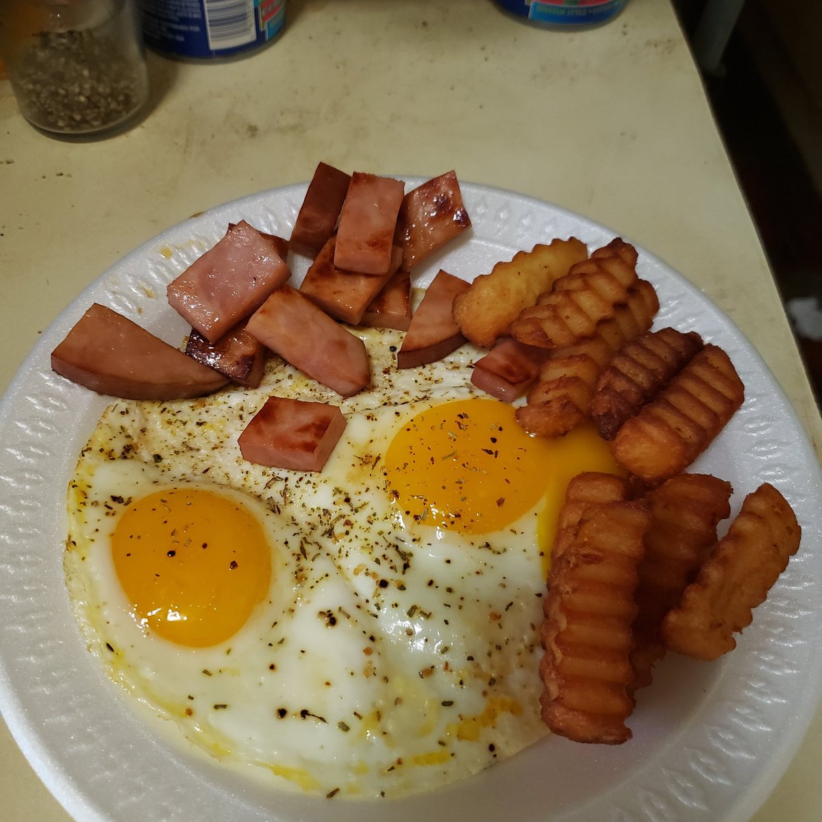 mjsmith4700's tweet photo. Breakfast is ready!!!! Who wants some??? https://t.co/LtsnnVUmfp