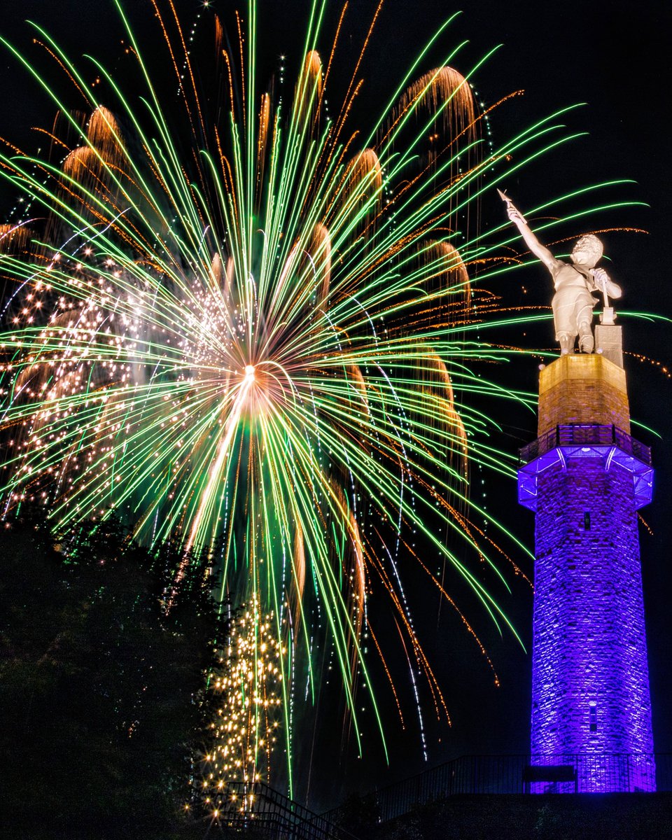 ObjectivityRach's tweet photo. Stars fell on Alabama. 

@VisitVulcan #instagrambham #thunderonthemountain @spann @inbirmingham https://t.co/FnRoIvMUGB