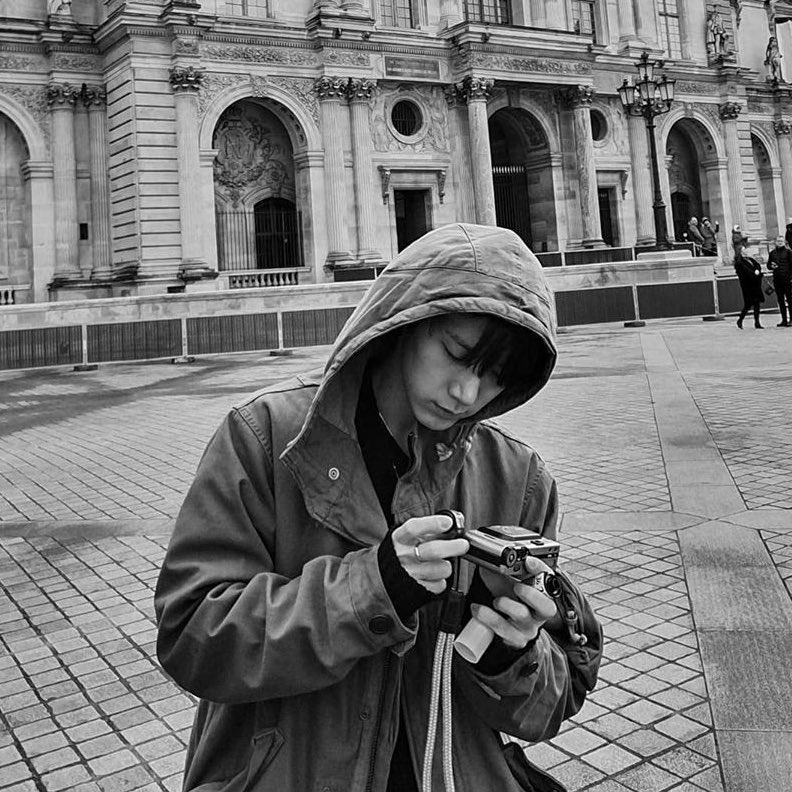 extenler's tweet photo. ten x oc au — bahasa

; someone like you. https://t.co/fxFSQrepJt