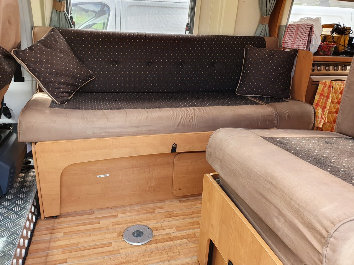 LeicsRutland_ER's tweet photo. Time for cleaning 👍 Many thanks to Leicester Carpet Cleaning for giving our Response van #S1S24 a fabric deep clean. THANKS YOU. Thanks to @WarrenM_ER for organising #ready2response https://t.co/xsqUwTq22q
