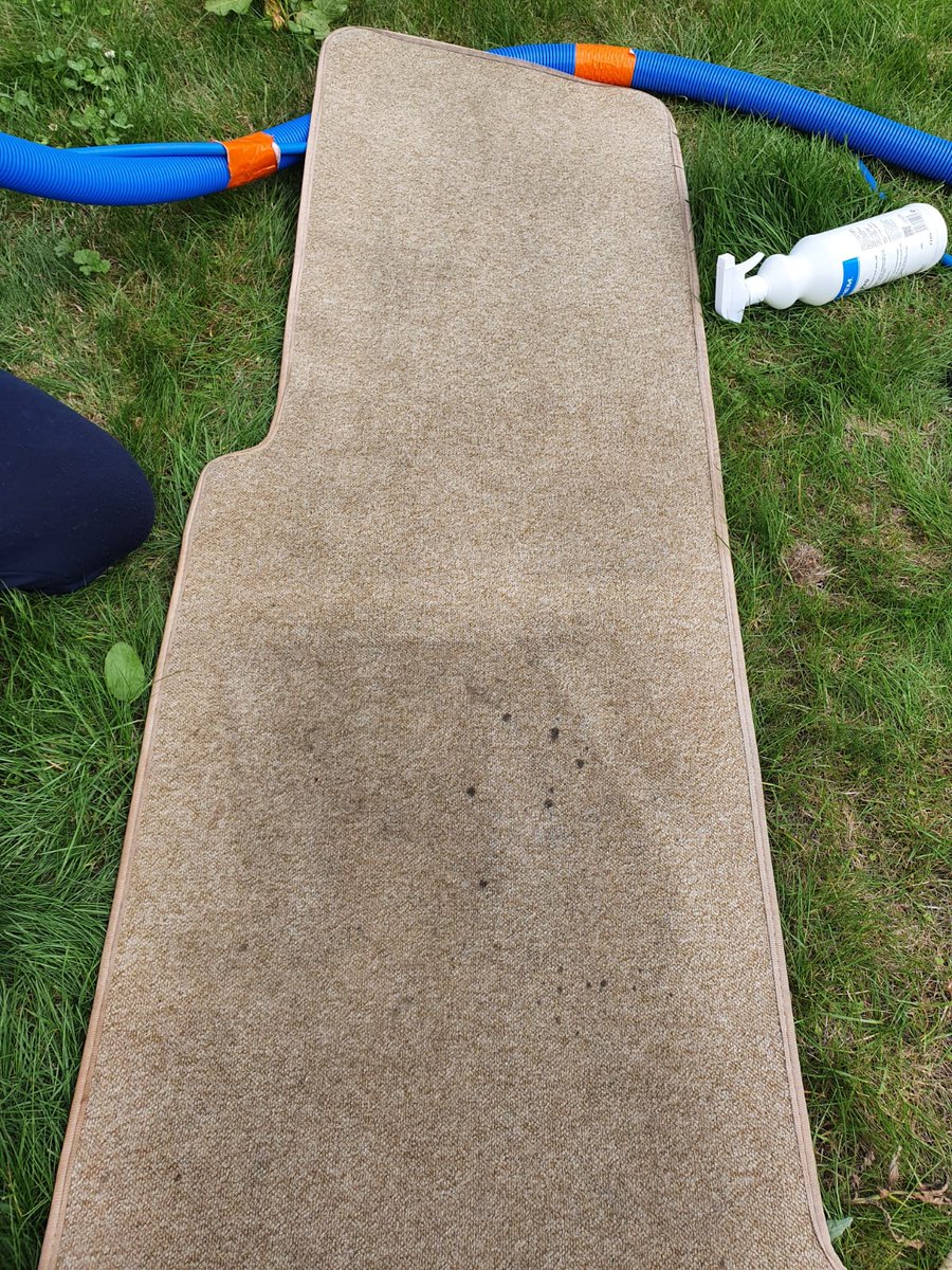 LeicsRutland_ER's tweet photo. Time for cleaning 👍 Many thanks to Leicester Carpet Cleaning for giving our Response van #S1S24 a fabric deep clean. THANKS YOU. Thanks to @WarrenM_ER for organising #ready2response https://t.co/xsqUwTq22q