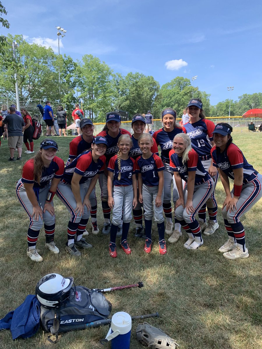 Pride-Scarlet girls getting a couple tips from our 10U girls.  <a href="/pride_ohio/">Ohio USSSA Pride</a>